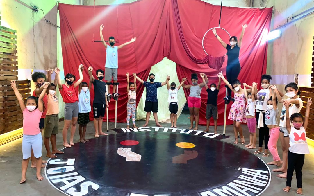 Instituto Joias do Amanhã lança espetáculo “Brincando de ser criança”